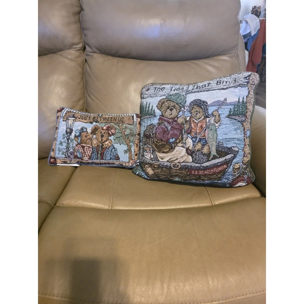 Boyds Bears & Friends Tapestry Throw Pillow Set Fishing Lake Cabin Decor USA